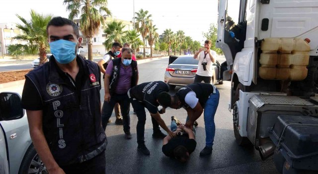 Mersinde bir tırda 105 kilo eroin ele geçirildi