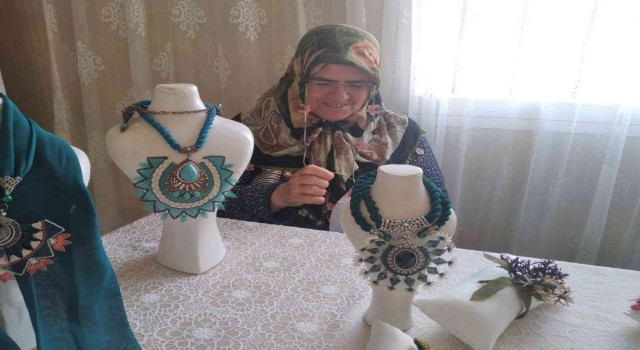 Mersinde iğne oyaları görücüye çıkıyor