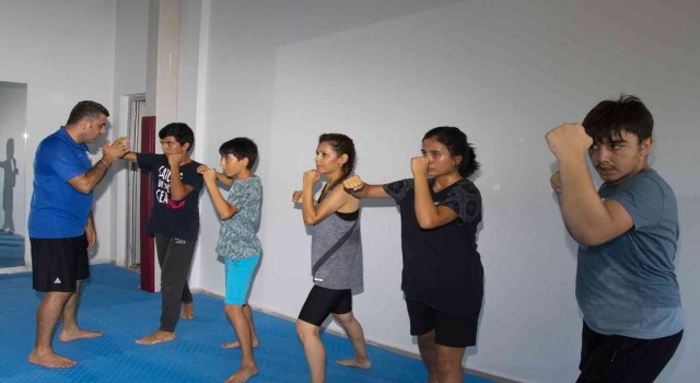 Mersinde Kick Boks Kursu devam ediyor