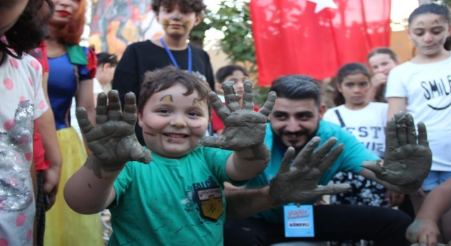 Mersinde Köy Şenlikleri renkli görüntülerle sürüyor