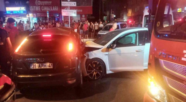 Mersinde trafik kazası: 1 ölü, 4 yaralı