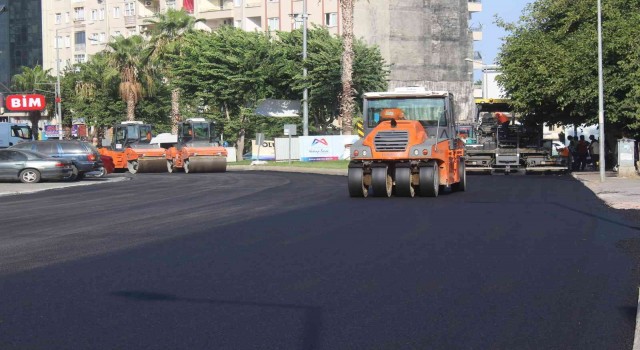Mersinde yol çalışmaları devam ediyor
