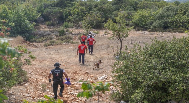 Mersindeki kayıp kadın evinden 3 kilometre mesafede bulundu