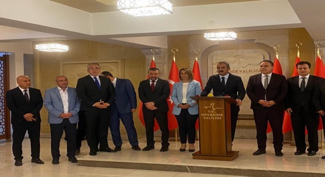 Milli Eğitim Bakanı Özer: “İlk defa bu yıl yardımcı kaynaklar da çocuklarımızın masalarında olacak”
