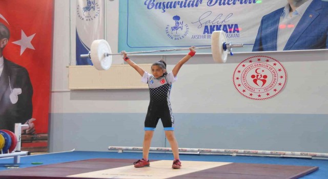 Minikler Türkiye Halter Şampiyonası Akşehirde başladı