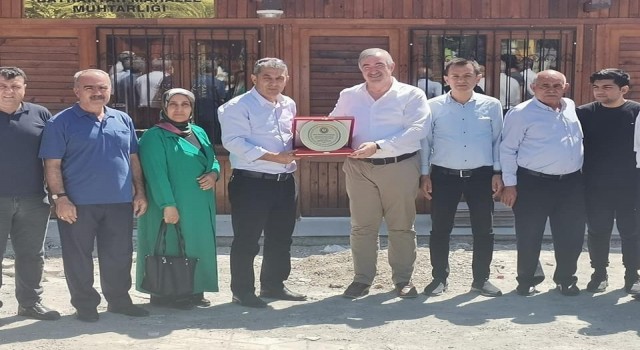 Muhtarlar Federasyonundan Başkan Turanlıya plaket