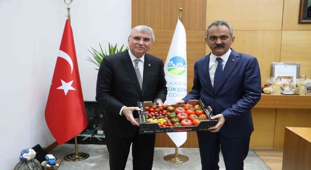 Müjdeyi bakan verdi: Sakaryada tarım alanını seçen öğrencilere 500 TL burs
