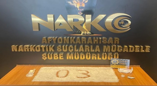 Musluk malzemesi kutusundan 1 kilogram metanfetamin çıktı