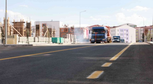 Nevşehirde mahalle ve sokaklarda yol çizgi çalışması yapılıyor