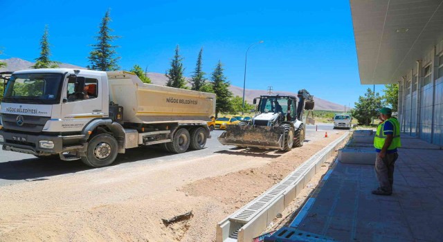 Niğde Belediyesi su ve kanalizasyon çalışmalarını sürdürüyor