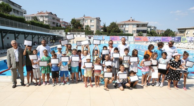 Nilüferde yüzlerce çocuk sertifika heyecanı yaşadı