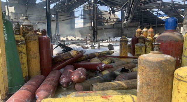 Oksijen tüpü dolum tesisinde çıkan yangın kontrol altına alındı