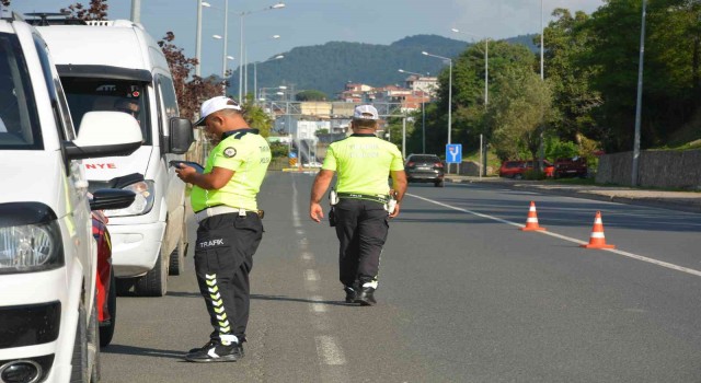 Orduda sürücülere emniyet kemeri uygulaması