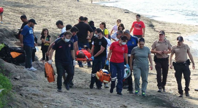 Orduda yamaç paraşütü kumsala düştü: 2 yaralı
