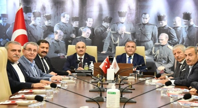 Orta Karadenizdeki valiler Samsunda toplandı