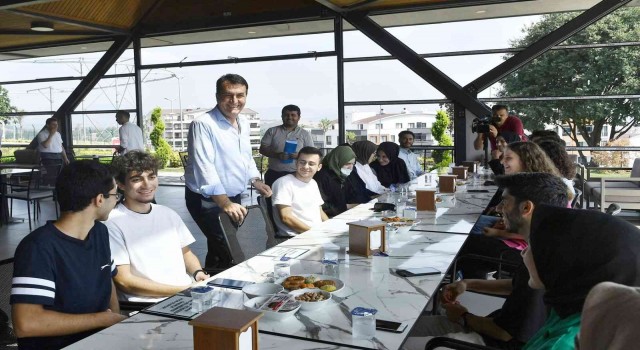 Osmangazinin kütüphaneleri ile üniversiteyi kazandılar