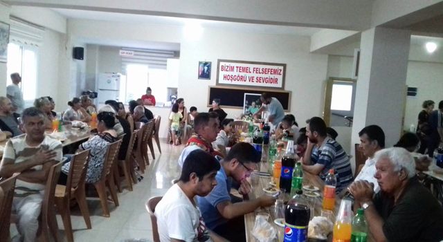 Osmaniye Cem evinde iftarlar hoşgörü içinde gerçekleşiyor