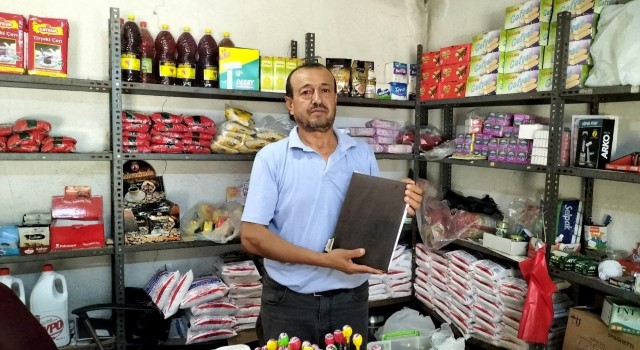 Osmaniyede gizemli hayırsever bakkalın veresiye defterini satın aldı