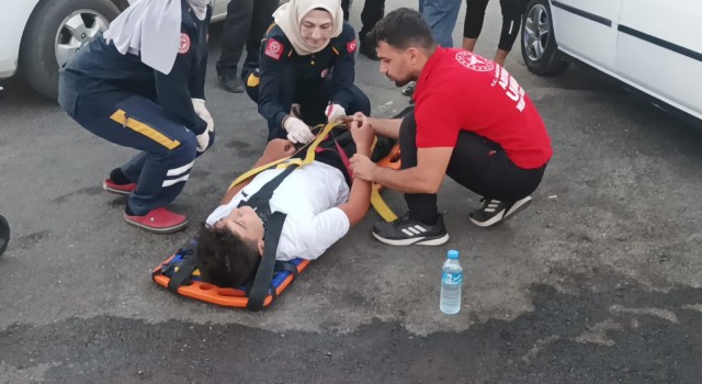 Otomobilin çarptığı yaya yaralandı