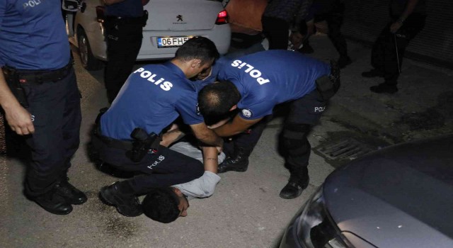 Otomobiliyle ölümüne kaçtı, 30 kilometre sonunda yakalandı