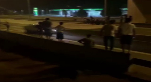 Otoyolda yarış yapan araç sürücüsü, 23 yaşındaki gence çarpıp hayatını kararttı