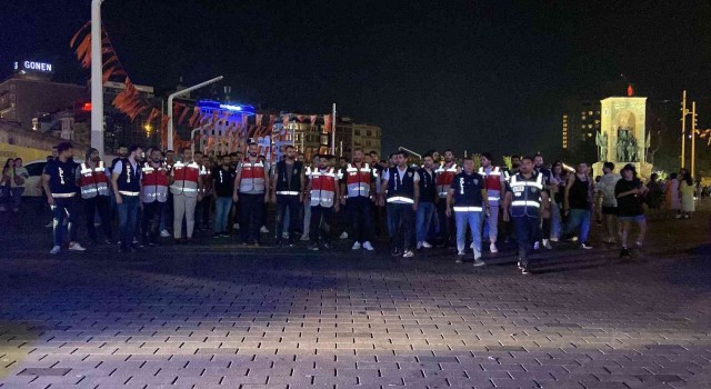 (ÖZEL) Beyoğlunda 200 polisin katıldığı geniş çaplı asayiş uygulaması