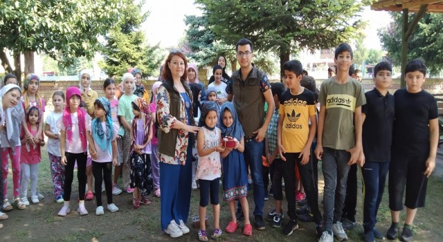 Özel çocuklar ve minikler sokak hayvanları için harekete geçti