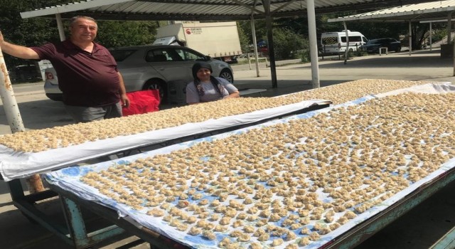 (ÖZEL) Kışlık tarhanalar pazar tezgâhlarını süslüyor
