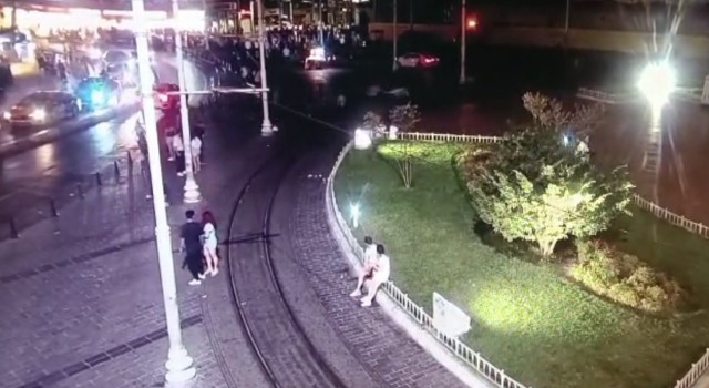 (Özel) Taksimde gece kulübünde silahlı saldırı kamerada: Güven timleri suçüstü yakaladı