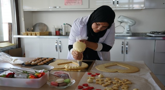 Pastacılık kursunda farklı ve yeni tarifler gün yüzüne çıkıyor