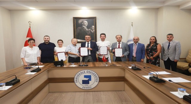 PAÜde konferans salonuna Melek Sözkesenin ismi verildi