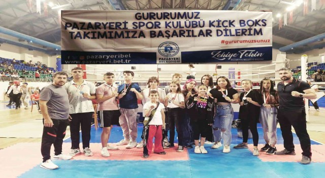 Pazaryeri kickboks sporcuları şampiyonada madalyaları sildi süpürdü