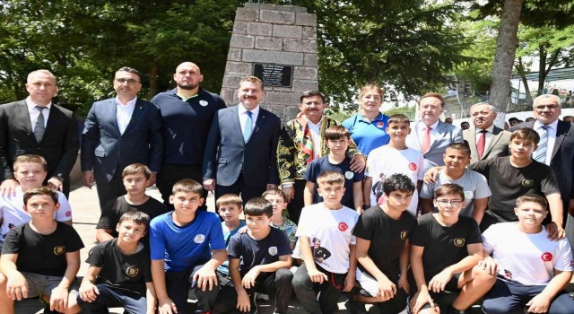 Pehlivanlar Kurtderede kol bağladı