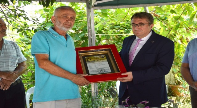 Pençe-Kilit şehidi Civelekin şehadet belgesi ailesine teslim edildi