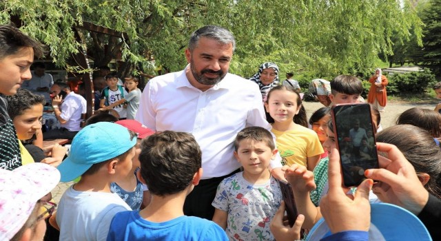 Pursaklar Belediye Başkanı Çetin mezuniyet pikniğinde