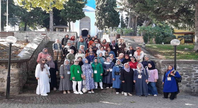 Pursakların hanımları geziyor, görüyor, öğreniyor