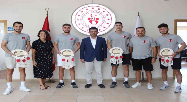 Rafting Milli Takımı kampına katılmak üzere yola çıktılar