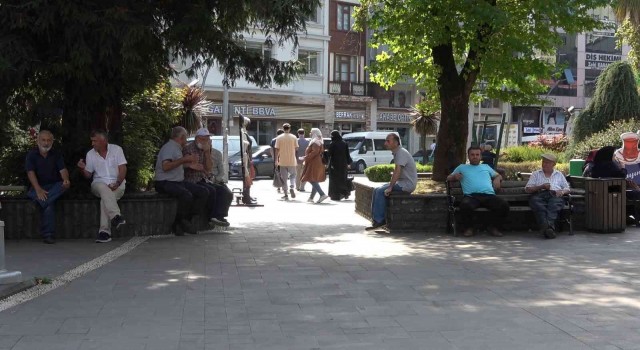 Rizede bir ilk: Konser yağmurdan değil aşırı sıcaklardan ertelendi