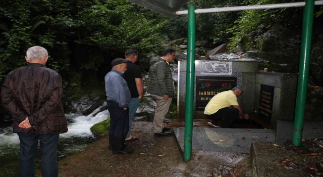 Rizede sağlıksız çıkan ılıca suyundan su içmek için kuyruğa girdiler