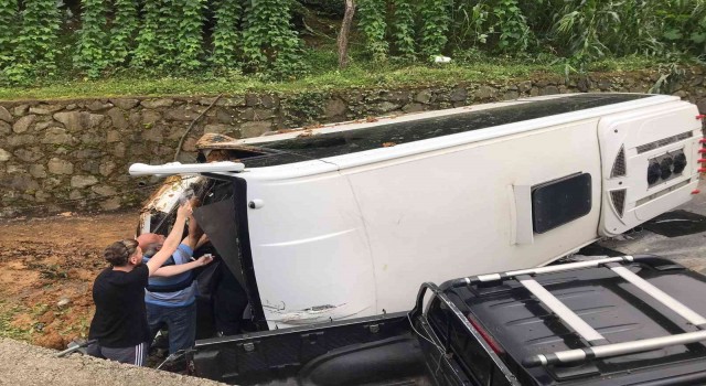 Rizedeki kazada yaralanan 25 kişiden 18i taburcu oldu