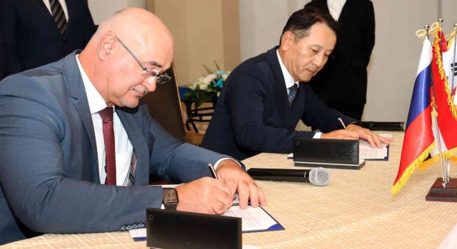 Rosatom ve Güney Koreli şirket KHNP, Mısırdaki NGSde ortak çalışma anlaşması imzaladı