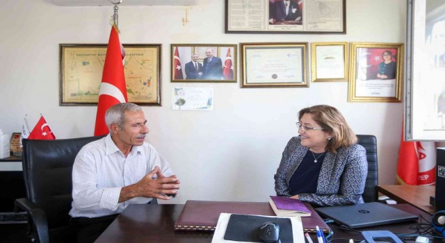Şahin, mahalle ziyaretlerini sürdürüyor