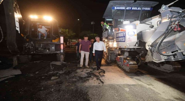 Şahinbeyde asfalt çalışmaları 24 saat devam ediyor