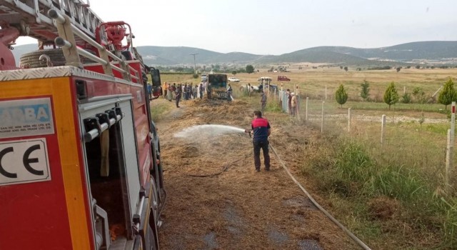 Saman yüklü kamyonet kül oldu