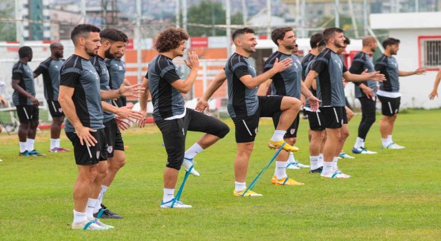 Samsunsporda 15 futbolcu geldi, 14 futbolcu gitti