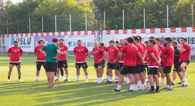 Samsunsporun kadrosunda çift pasaporta sahip 12 futbolcu bulunuyor