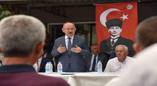 Saruhanlılı vatandaşlar sorun ve isteklerini Vali Karadenize anlattı