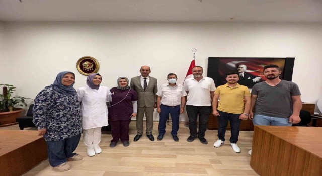 Şehit ailesi ve gazilerden sağlık çalışanlarına destek