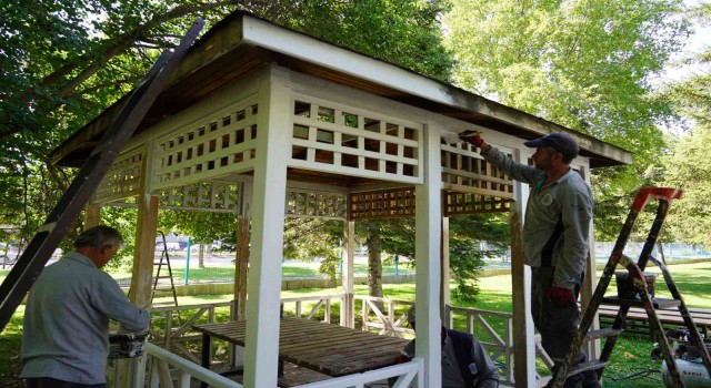 Selçukluda park bakım çalışmaları devam ediyor