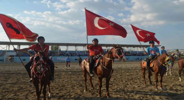 Selendide atlı ciritte çeyrek final maçları başladı